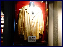 Hard Rock Café, Printworks 09 - Elvis costume